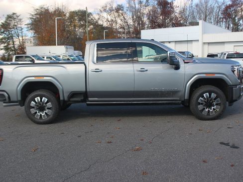 New 2026 GMC Sierra 2500 Denali w/ Denali Reserve Package image 8