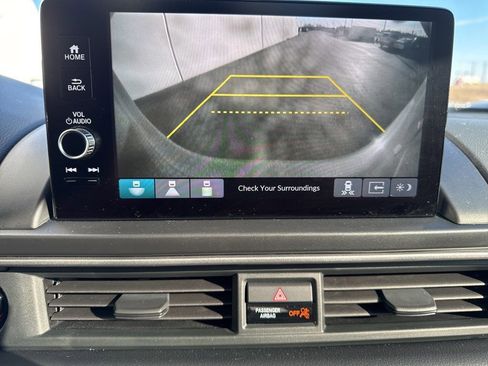 Certified 2023 Honda Pilot Touring image 23