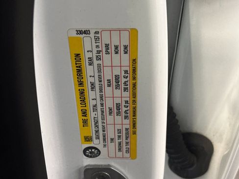 Used 2022 Tesla Model Y Long Range image 22