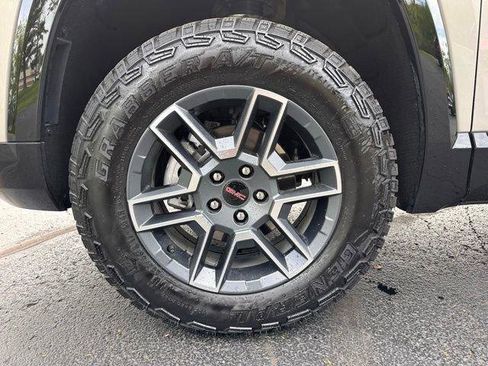 Used 2026 GMC Terrain AT4 w/ Technology Package II AWD/4WD image 9