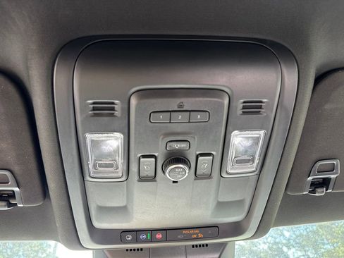 Used 2021 Cadillac Escalade Luxury AWD/4WD image 45