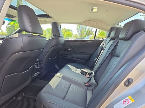 Used 2019 Lexus ES 350 w/ Premium Package FWD image 10