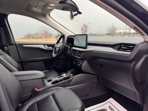 Used 2025 Ford Escape Platinum image 23