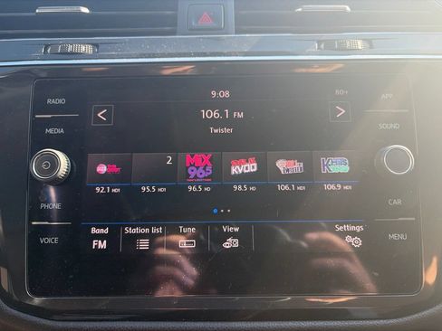Used 2019 Volkswagen Tiguan S FWD image 24