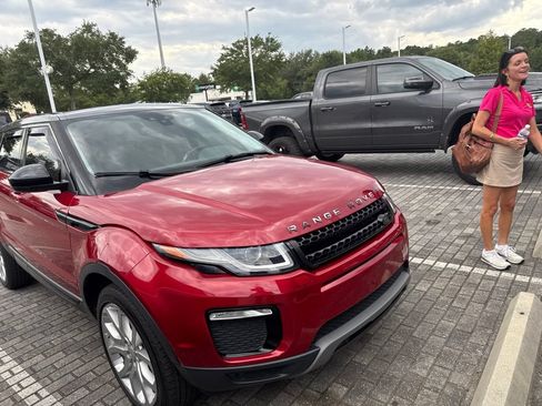 Used 2019 Land Rover Range Rover Evoque AWD/4WD image 4
