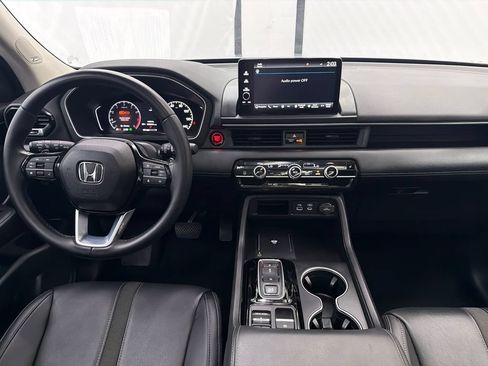 Used 2023 Honda Pilot Touring image 25