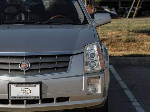 Used 2004 Cadillac SRX AWD/4WD image 42
