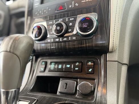 Used 2015 Chevrolet Traverse LTZ image 35