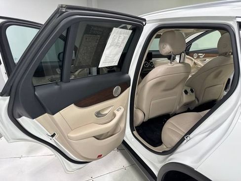 Used 2020 Mercedes-Benz GLC 300 4MATIC image 24