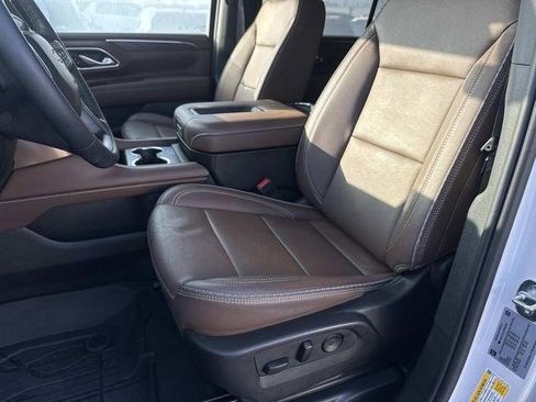 Certified 2024 Chevrolet Suburban High Country image 13