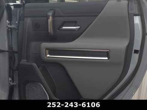 Used 2025 GMC Hummer EV 3X AWD/4WD image 45