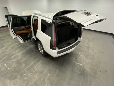 Used 2016 Cadillac Escalade Premium image 50