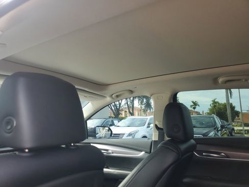 Used 2017 Cadillac XT5 Luxury w/ Driver Awareness Package image 14