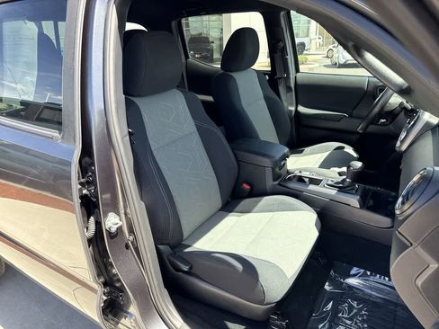 Used 2020 Toyota Tacoma TRD Off-Road AWD/4WD image 14