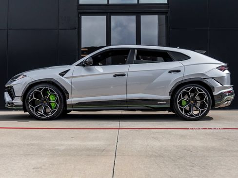 Used 2024 Lamborghini Urus Performante AWD/4WD image 9