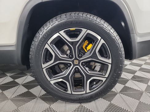 Used 2023 Rivian R1S Launch Edition Quad AWD/4WD image 10