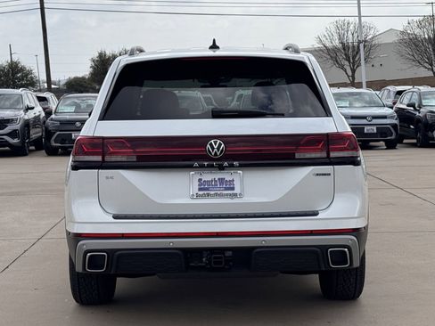 New 2026 Volkswagen Atlas Peak Edition AWD/4WD image 6