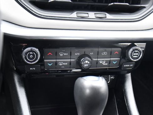 Used 2024 Jeep Compass Limited image 30