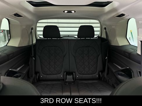 Used 2024 BMW X7 xDrive40i w/ Premium Package image 12