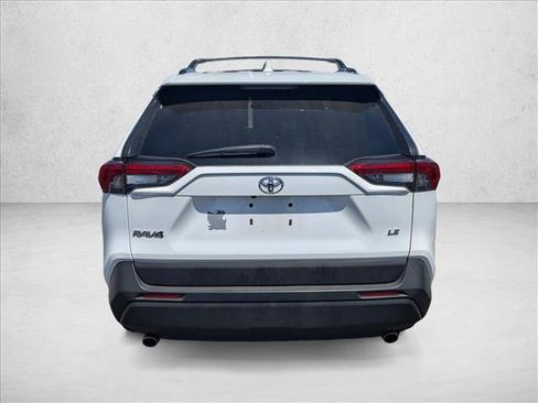 Used 2021 Toyota RAV4 LE w/ Carpet Mat Package (TMS) FWD image 8