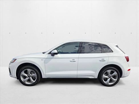 Certified 2025 Audi Q5 2.0T Premium Plus image 9