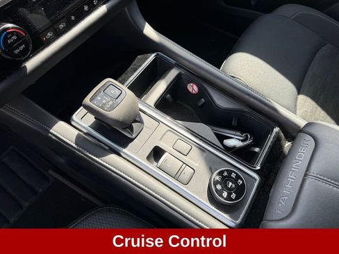 Used 2025 Nissan Pathfinder SV AWD/4WD image 18