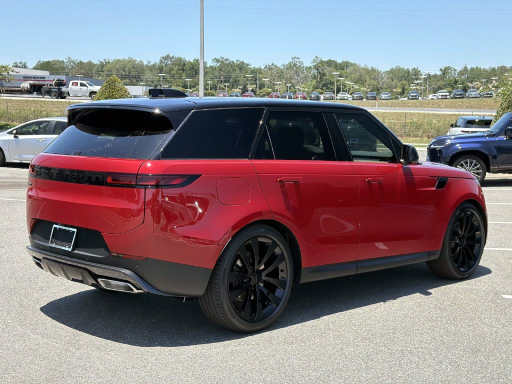 Used 2026 Land Rover Range Rover Sport SE AWD/4WD image 5
