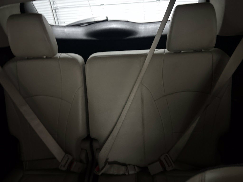 Used 2018 Buick Enclave Essence FWD image 17