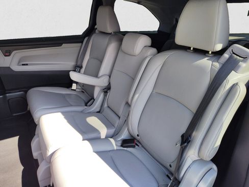 Used 2018 Honda Odyssey EX-L image 18