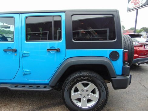 Used 2017 Jeep Wrangler Unlimited Sport w/ Quick Order Package 24S AWD/4WD image 13