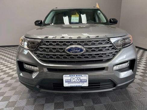 Used 2023 Ford Explorer XLT w/ Equipment Group 202A AWD/4WD image 4
