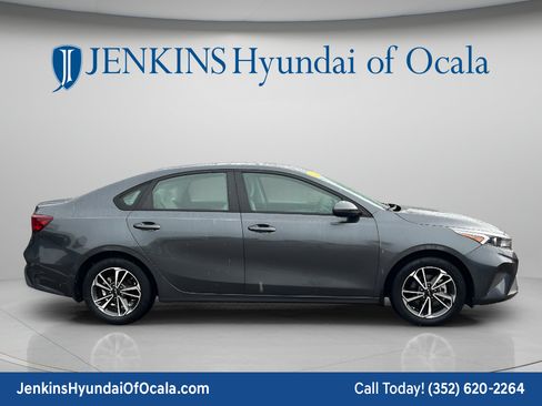 Used 2023 Kia Forte LXS FWD image 2