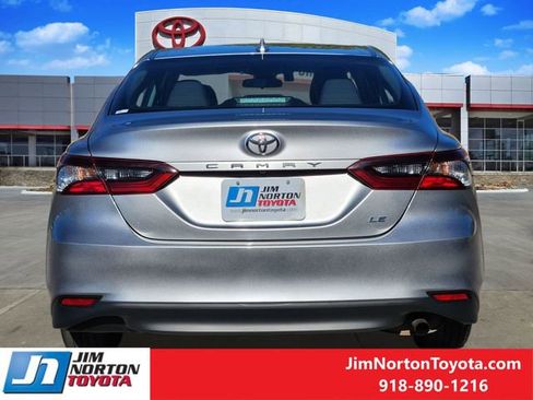 Used 2024 Toyota Camry LE image 6