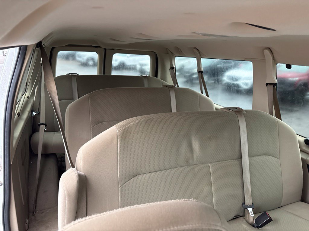 Used 2008 Ford E-350 and Econoline 350 XLT RWD image 9