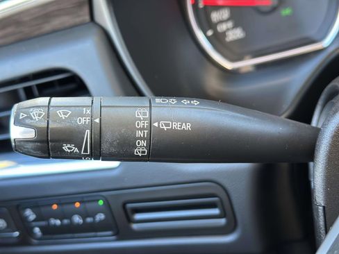 Used 2021 Chevrolet Tahoe Z71 image 16