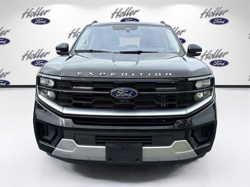 Certified 2025 Ford Expedition Platinum AWD/4WD image 2
