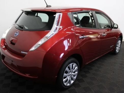 Used 2015 Nissan Leaf S w/ Charge Package FWD image 5