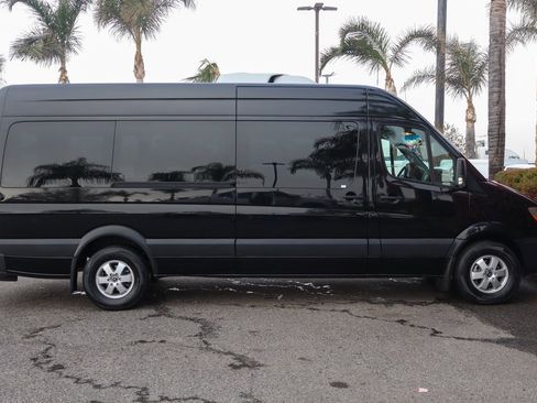 Used 2018 Mercedes-Benz Sprinter 2500 image 12