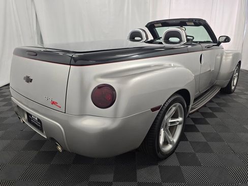 Used 2005 Chevrolet SSR w/ Preferred Equipment Group RWD image 41