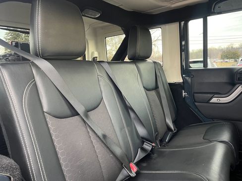 Used 2016 Jeep Wrangler Unlimited Sport image 15