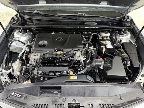 Used 2020 Toyota Camry LE FWD image 34