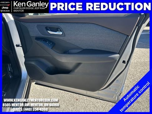 Used 2021 Nissan Rogue SV image 23