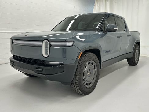 Used 2026 Rivian R1T Premium Quad AWD/4WD image 4
