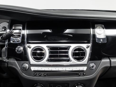 Used 2011 Rolls-Royce Ghost image 46