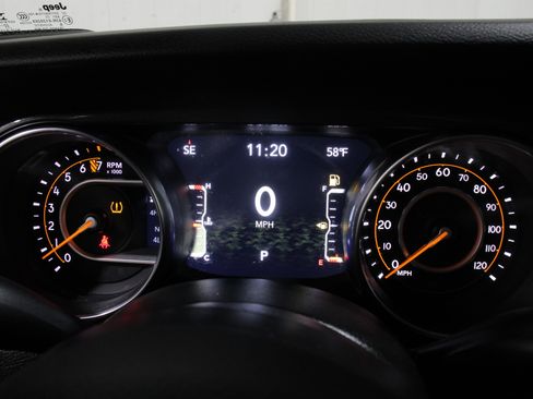 Used 2022 Jeep Gladiator Sport image 12