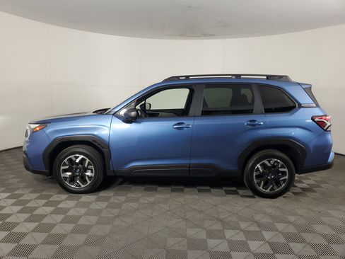 Used 2025 Subaru Forester Premium AWD/4WD image 7