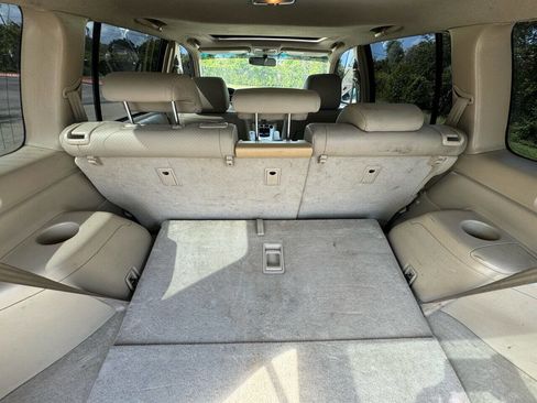 Used 2005 Toyota Highlander 4WD V6 w/ 3rd Row image 16