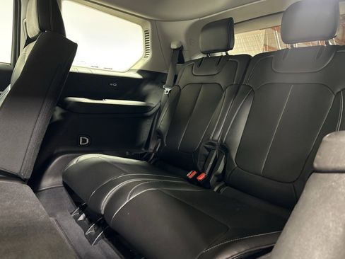 Certified 2023 Jeep Grand Cherokee L Limited w/ Luxury Tech Group II image 37