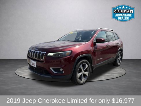 Used 2019 Jeep Cherokee Limited w/ Luxury Group image 7