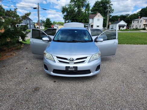 Used 2013 Toyota Corolla L FWD image 18